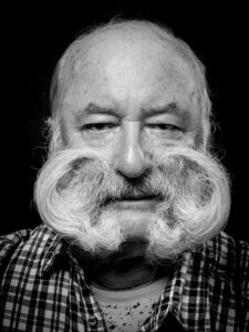 Smygstart på Mustaschkampen…